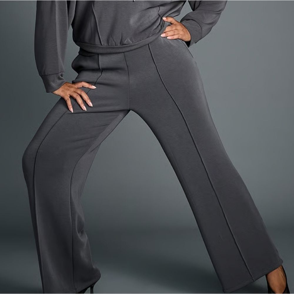 1086 NWT Victoria's Secret Featherweight Knit Wide-Leg Pant XXL Long